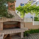 Villa Vikk In Makarska By Guide