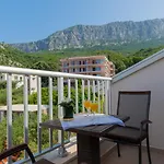 Vikk In Makarska By Guide Villa *