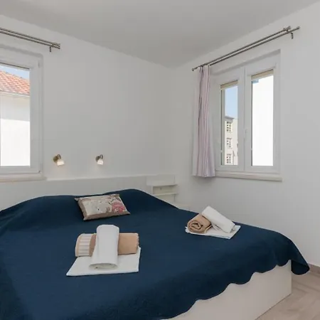 Villa Vikk In Makarska By Guide *